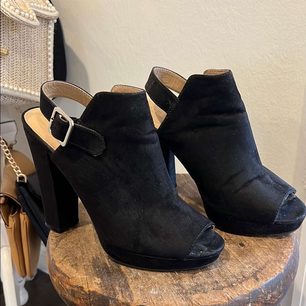 Report Black Block Heel Peep-Toe Heels